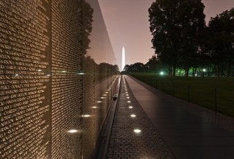 http://living-in-washingtondc.com/ vietnam-veterans-memorial