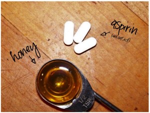 DIY-HONEY-ASPRIN-FACE MASK